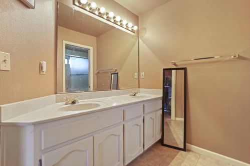 2308 Grouse Crossing Way, Modesto CA  95355-9216 exterior