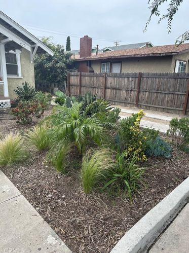 829 Claudina St, Anaheim CA  92805-1906 exterior