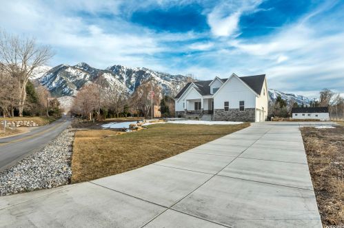 2712 Mt Jordan Rd, Sandy UT 84092-3380 exterior