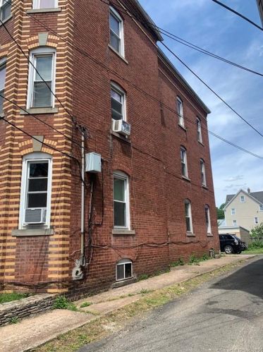 315 High St, New Britain, CT 06051-1054