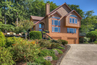 565 2nd St, Yachats, OR