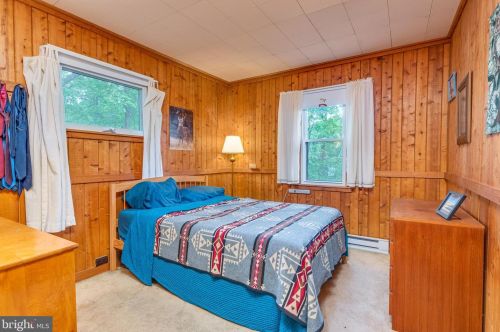 588 Shannondale Rd, Harpers Ferry WV 25425-4757 exterior