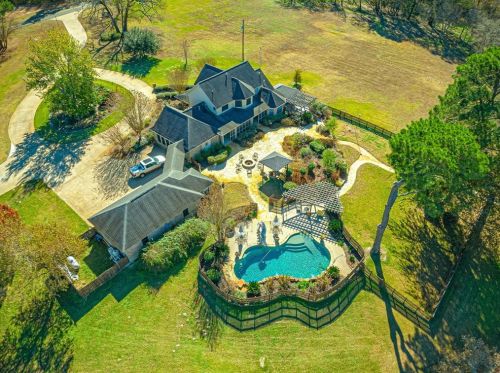 2535 6th St, Mapleton, TX 75835-6771