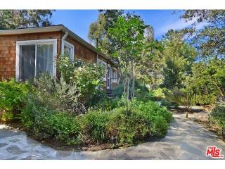 810 Fernwood Pacific Dr, Topanga, CA 90290-3216