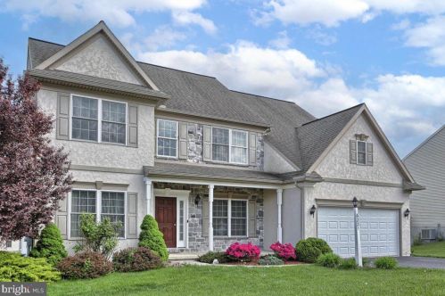 6221 Manor Hill Cir, Harrisburg, PA 17111-3867