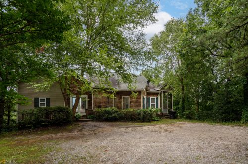 460 Smokehouse Knob Dr, Rabun Gap, GA 30568-2644
