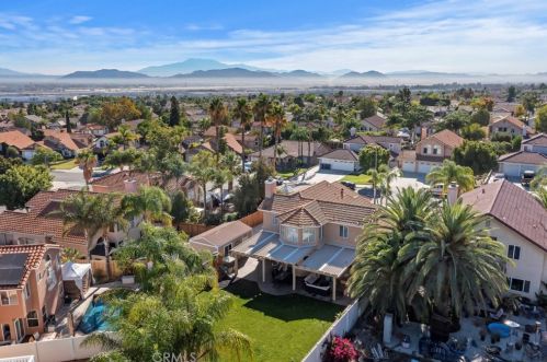 8517 Rosemary Dr, Riverside CA  92508-2921 exterior