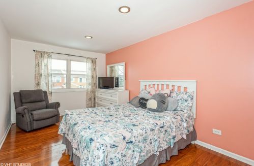 1463 Oxford St, Carol Stream IL  60188-9095 exterior