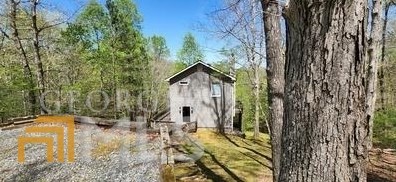 527 Gateway Dr, Ellijay, GA 30540-8737