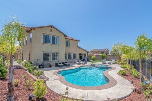 34502 Serdonis St, Temecula, CA 92592-1501