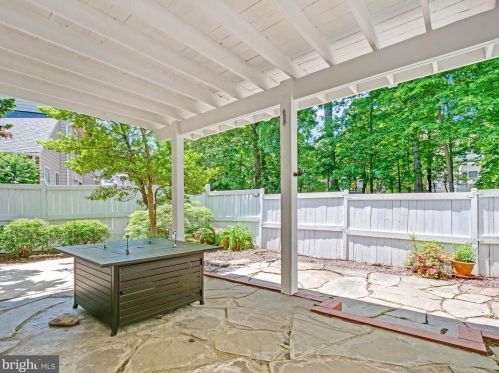 12001 Edgemere Cir, Herndon VA  20190-3256 exterior