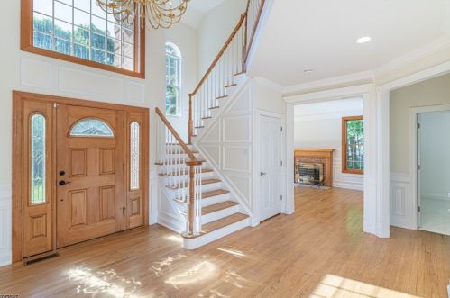 3 Camelot Dr, Andover, NJ 07821-3539