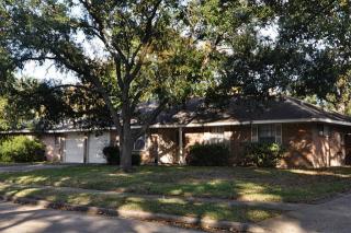 1818 Salford Dr, Houston TX  77008-1023 exterior