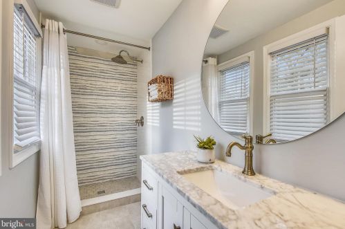 36 Whittier Pkwy, Severna Park MD 21146-3051 exterior