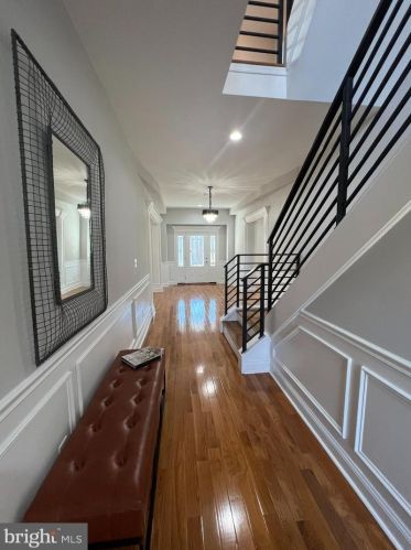 6805 11 St, Philadelphia PA 19147-1244 exterior