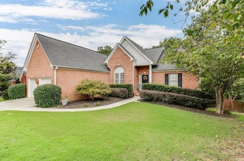 2458 Cascade Cove Dr, Buford, GA 30519-7939