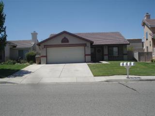 13462 Nolina Dr, Hesperia, CA 92344-8025