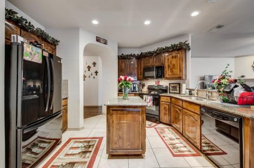 2317 Priscella Dr, Fort Worth TX  76131-1276 exterior
