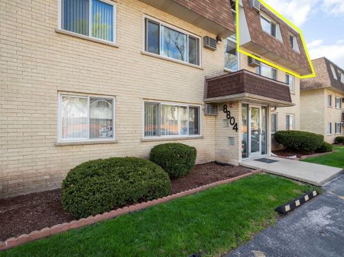 8804 Briar Ct, Des Plaines, IL 60016-5414