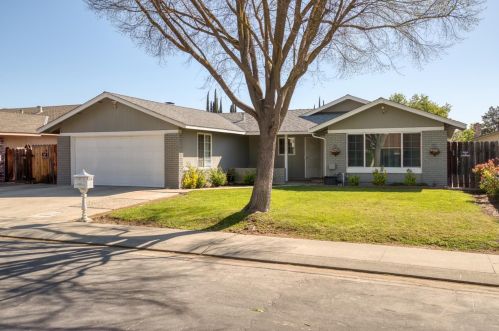 1300 Kara Ln, Modesto, CA 95355-3523
