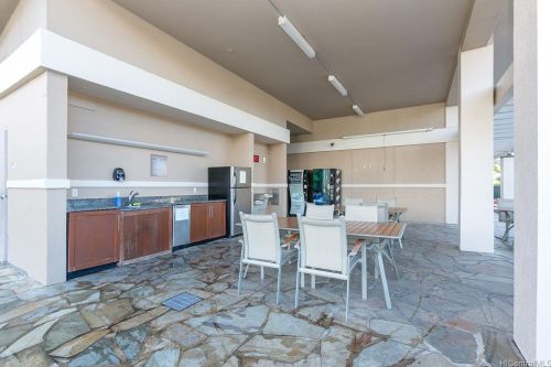 600 Queen St, Honolulu HI 96813-5115 exterior