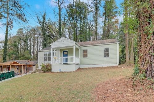 2222 Beecher Cir, Atlanta GA  30311-2504 exterior