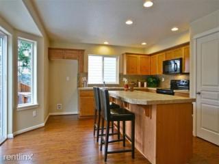 12717 Da Vinci Ln, Portland OR  97224-3834 exterior