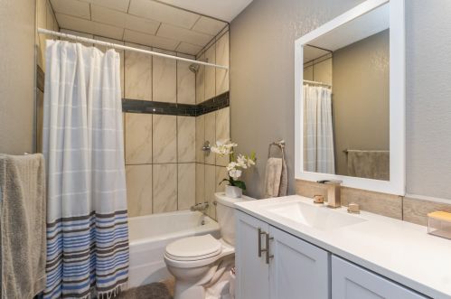 2095 Grace St, Kankakee, IL 60901-4522