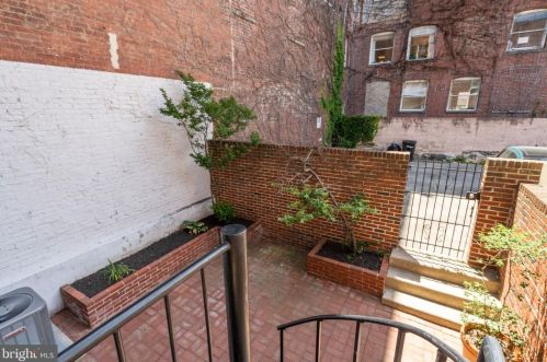 1726 Lombard St, Philadelphia PA  19147-1531 exterior
