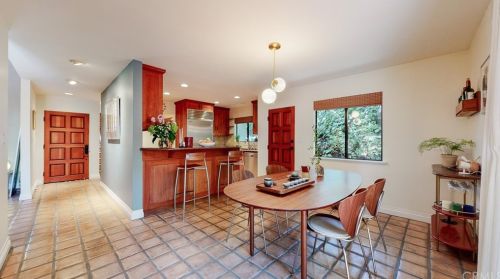 2471 Chevy Chase Dr, Glendale CA  91205-3085 exterior