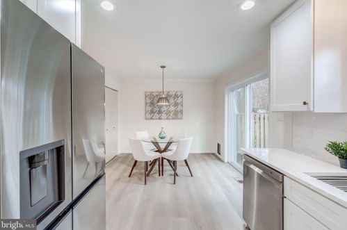 8527 Bauer Dr, Springfield VA  22152-2345 exterior