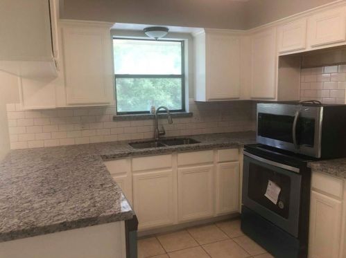 7 Mace St, Conroe TX  77303-1767 exterior
