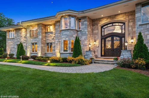 1611 Midwest Club Pkwy, Oak Brook, IL 60523-2522