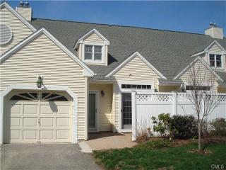 5 Southwick Ct, Milford, CT 06461-1966