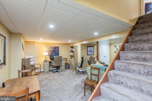 1740 Southport Dr, Lancaster PA  17603-9351 exterior