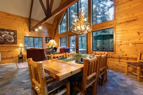 14050 Copenhagen Dr, Truckee CA  96161-6627 exterior