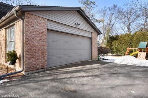 200 Mnr Dr, Bannockburn IL  60015-3423 exterior