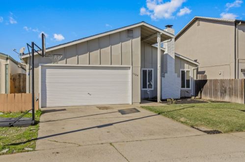1124 Dartmoor Cir, Lodi, CA 95240-6610