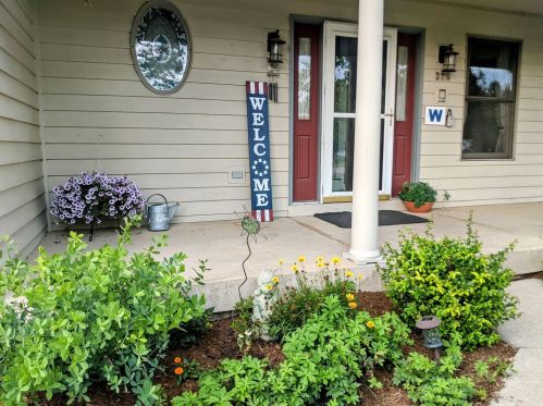 326 Terwilliger Ave, Pingree Grove, IL 60140-9625