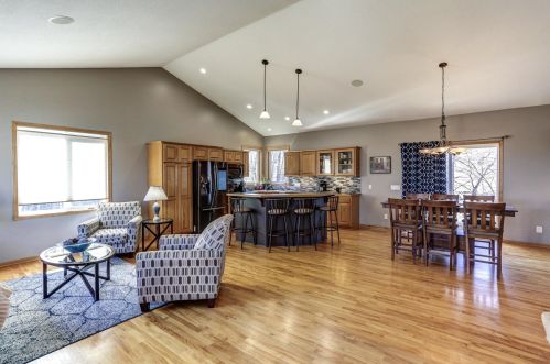 15354 Bobcat Cir, Prior Lake, MN 55372-4517