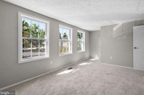 1365 Elm Grv Cir, Silver Spring MD 20905-6060 exterior