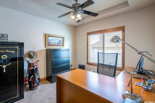 1238 Bateman Pt Dr, Taylorsville UT 84084-2590 exterior