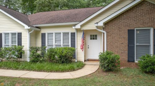 111 Wolverine Ct, Lagrange, GA 30241-1505