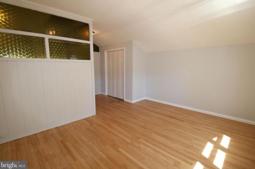 635 Parkway Ave, Trenton NJ  08618-2723 exterior