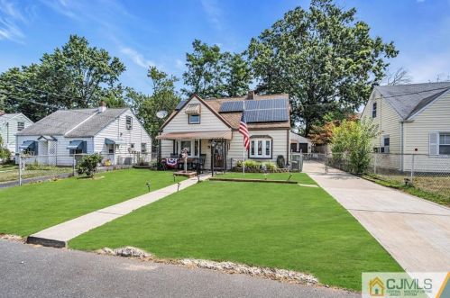211 Penn Ave, Edison, NJ 08817-3605