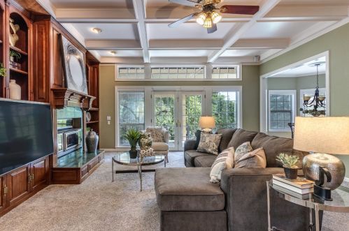 130 American River Canyon Dr, Folsom, CA 95630-1547