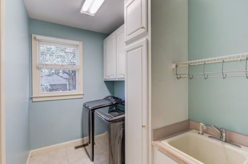 2721 Log Cabin Dr, Atlanta GA  30339-1546 exterior