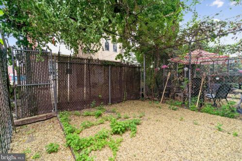 2124 Carlisle St, Philadelphia PA  19121-1607 exterior
