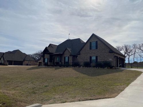 150 Champions Way, Azle, TX 76020-8048