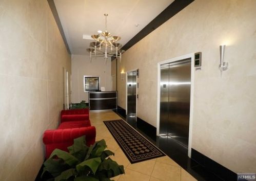 6113 City Pl, Edgewater NJ  07020-3173 exterior